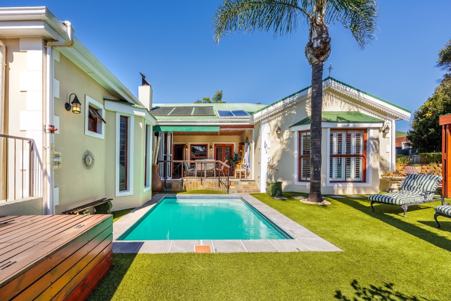 3 Bedroom Property for Sale in Bergsig Western Cape